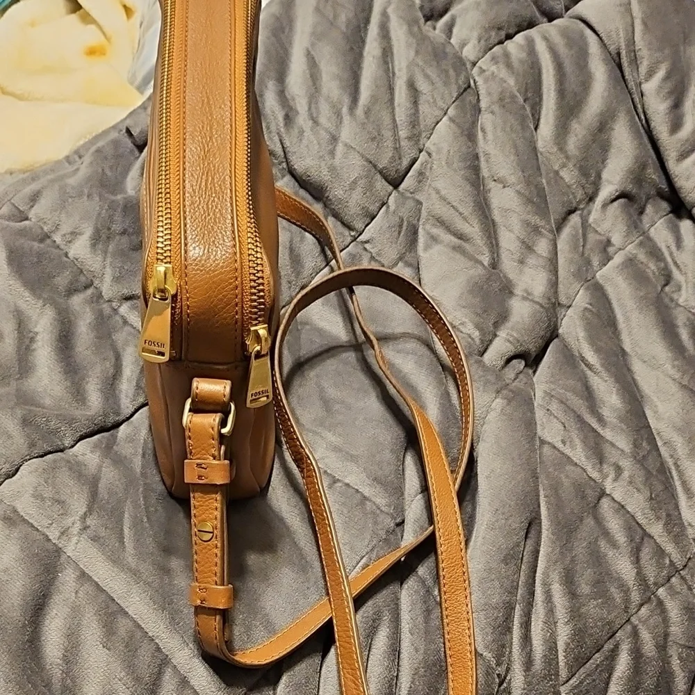 Fossil Women's Tan Leather Crossbody Bag - Picture 2 of 10